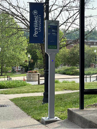 Neueste Unternehmenslösungen zu Super-Slim-Bus-Haltestelle im Freien in Amsterdam