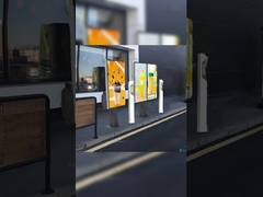 Fahren Sie über die digitale Beschilderung